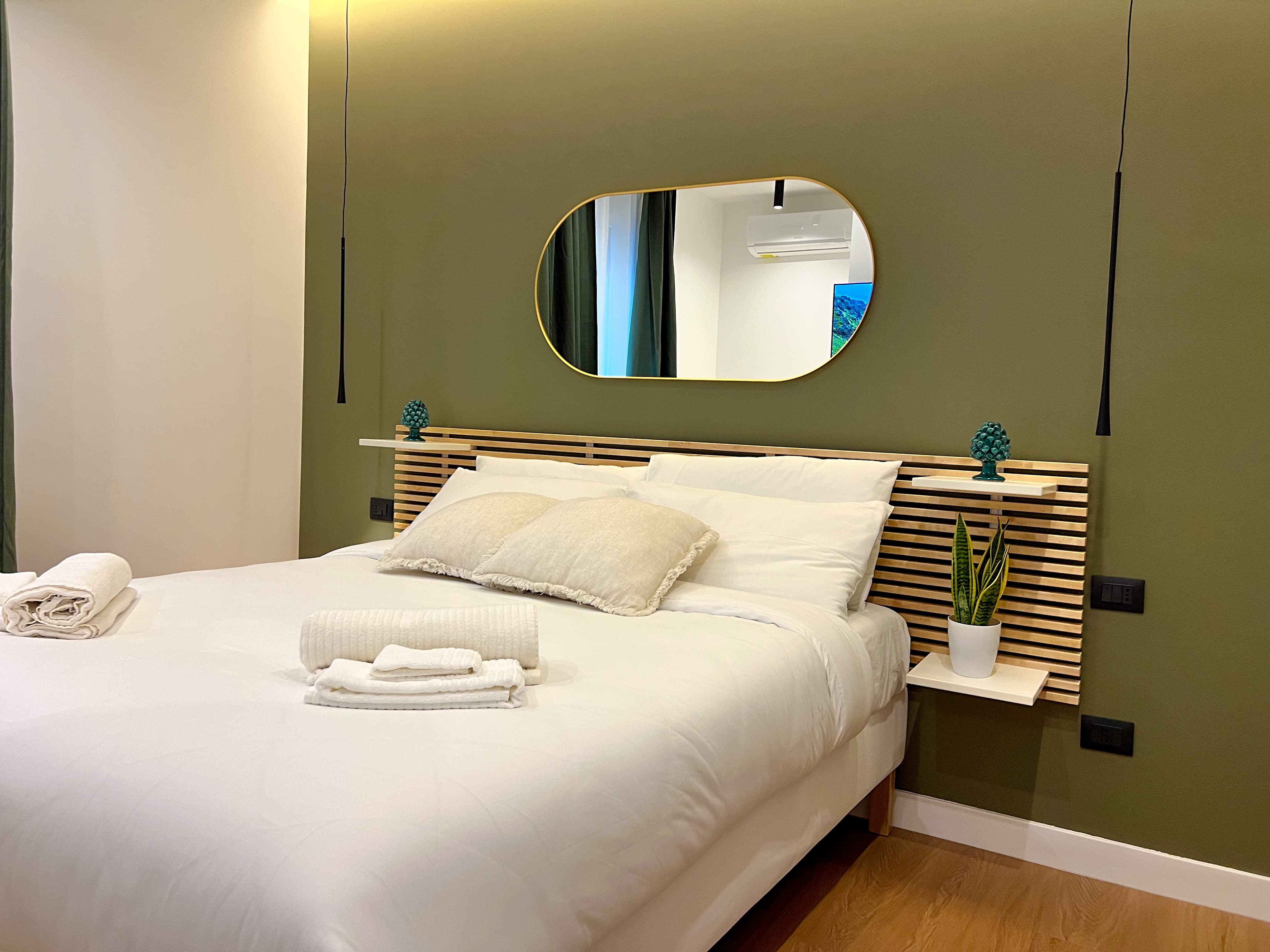Emerald Apartment